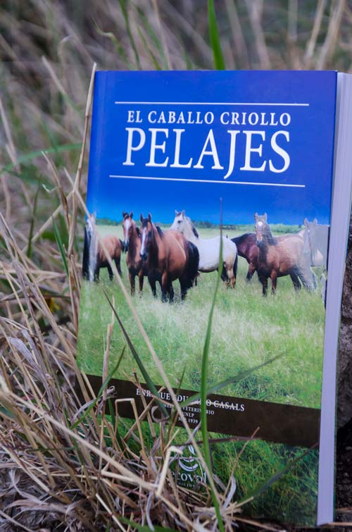 Tapa del libro El Caballo Criollo, Pelajes.